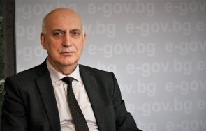 официално служебният кабинет радев освободи шефа държавна агенция електронно управление сменя