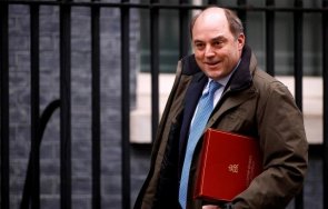 британският министър отбраната великобритания противопостави незаконна намеса русия правото свободно преминаване