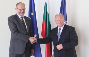 светлан стоев прие посланика дания поздрави представянето червения динамит европейското футбол