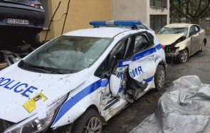екшън автоджигит помля патрулка осуети проверка