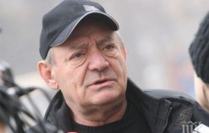 Антон Радичев стана жертва на ловки крадци Обирджиите ошушкаха дома