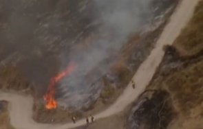 хиляди огнеборци борят горски пожари калифорния