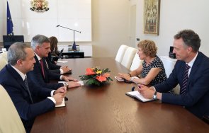 стефан янев обсъди важни теми посланика кралство нидерландия