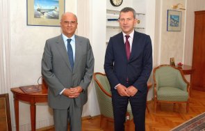 министърът транспорта после сети дни наред зверски тапи кулата викна гръцкият посланик 