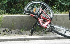 велосипедист падна мост събират потрошен