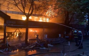 огнен голям пожар бушува центъра перник снимки