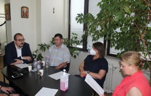 министерството здравеопазването обмисля разработването мобилно приложение справочник диагностика лечение covid