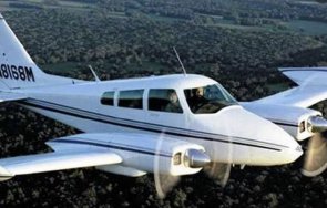 двама загинали падането лекомоторен самолет англия