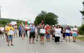 граждани продължават протеста решение министър радев блокираха пътя варна бургас