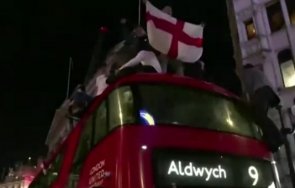 хиляди фенове англия отпразнуваха победата дания