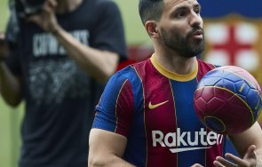 лига блокира трансферите барса