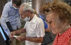 гласува машинно