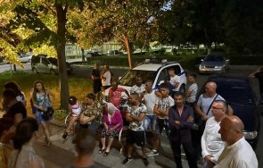 заради репресиите рашков протестиращи нощно бдение поморие дават информация съпругата дъщерята зетя кмета бата видео