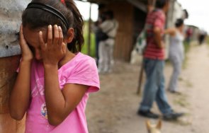 1371 деца чакат бъдат осиновени