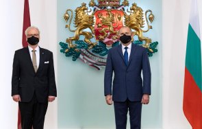 радев срещна президента латвия
