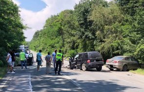 последните минути три коли размазаха пътя бургас варна