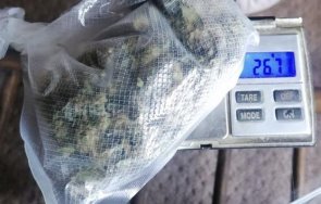 задържаха годишен дилър дрога момент сделка снимки