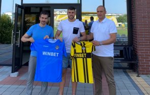 ботев пловдив подписа вратаря румънския ботошани