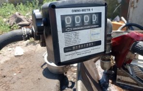 митничари иззеха 590 литра гориво паркинг превърнат нелегална бензиностанция снимки