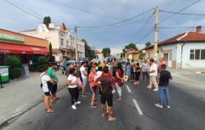 фаталния инцидент дете братаница жители селото блокираха пътя пазарджик велинград снимки