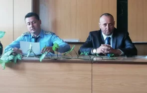 полицията пещера нов шеф сяда горещия стол