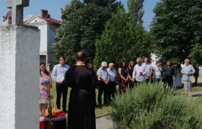 карловци почетоха жертвите страшното турските орди избиват 800 жители 1877