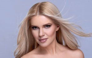 Нели Петкова Тук до мен