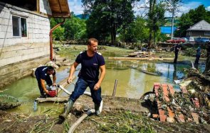 двама души загинали наводненията румъния