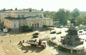 забраняват паркирането около заради първото заседание новия парламент