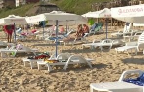 бой чадъри шезлонги южното черноморие