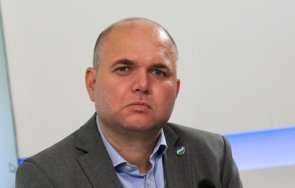 полиглоти депутат дебъ опреснява турския иронизира министрите итн