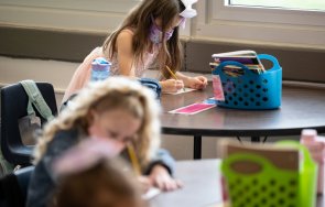 момиче години донесе делта морски лагер