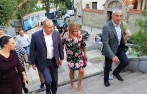 радев завърта рулетката мандатите българия чака ново правителство операта залцбург президентът жена деси радева отскочиха спектакъл античния театър пл