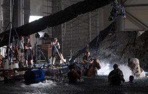 три големи студиа чакат снимат нас