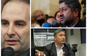 петър волгин далеч властта държано политическото крило кръга капитал толкова добре демокрацията