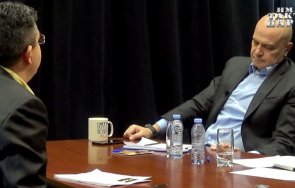 лъжата слави трифонов пламен николов