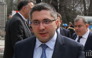 пик ретро бившият министър николай нанков чака бебе красавица  снимки