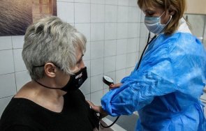 организират безплатни прегледи учители прекарали covid