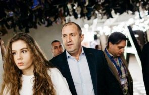 пик ретро дъщерята радев татуира  снимки