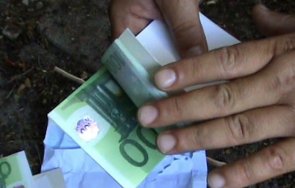 закопчаха двама чужденци опитали подкупят пътен полицай евро
