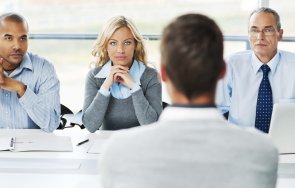 анализ петима стигат интервю едно работно