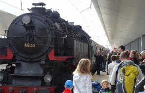 стъпките вазов дефилето влак уикенда