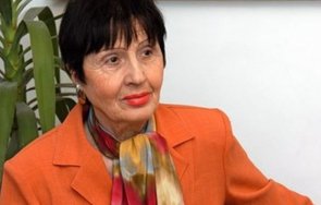 тъжна вест почина голямата поетеса лиляна стефанова
