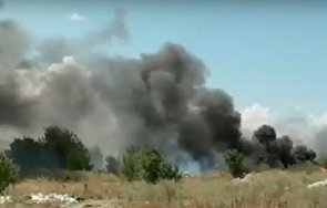 треви сухи храсти пламнаха близо летище софия