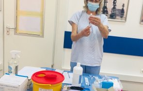 зам кметът софия дончо барбалов продължаваме ваксинацията желаещите служители фирми