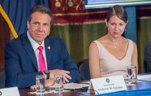 висша сътрудничка губернатора йорк подаде оставка заради секс скандал