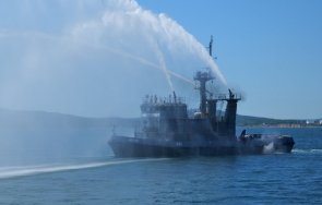 годишен моряк изчезна черно море издирват хеликоптер