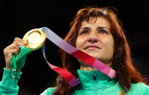 красен кралев адмирации златната стойка