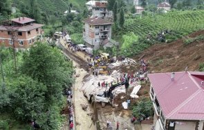 беда комшиите пет жертви наводненията турция