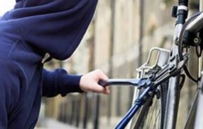 откраднаха колелото годишно дете